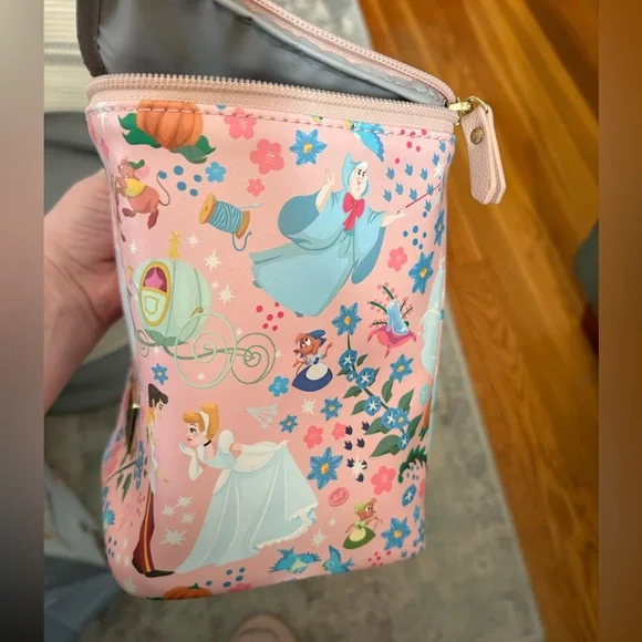 EUC Disney Baby x Petunia Pickle Bottom Cool Pixel Plus Cinderella Bag - Picture 7 of 7